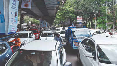 Traffic logjam returns to Kolkata school zones on Day 1 as all institutes reopen