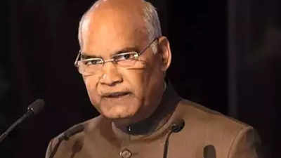 President Ram Nath Kovind greets public on way to Krishna Kutir ashram