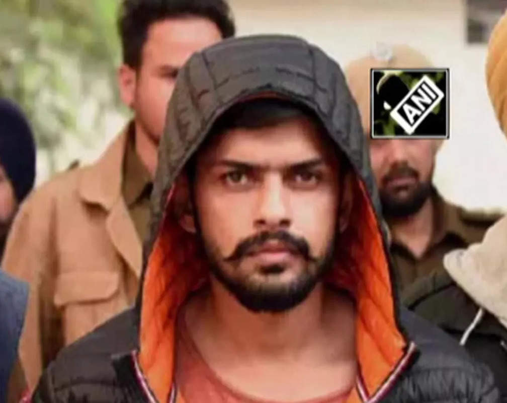 
Sidhu Moose Wala murder case: Gangster Lawrence Bishnoi brought to State Special Operation Cell in Amritsar
