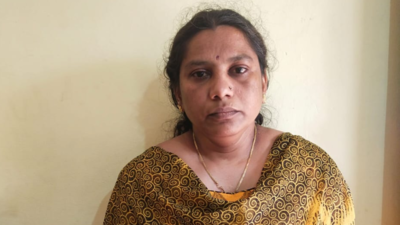 Bengaluru: Cop’s wife attacks SBI branch with machete