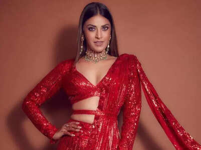 Top 10 designer saris to bookmark for your wedding
