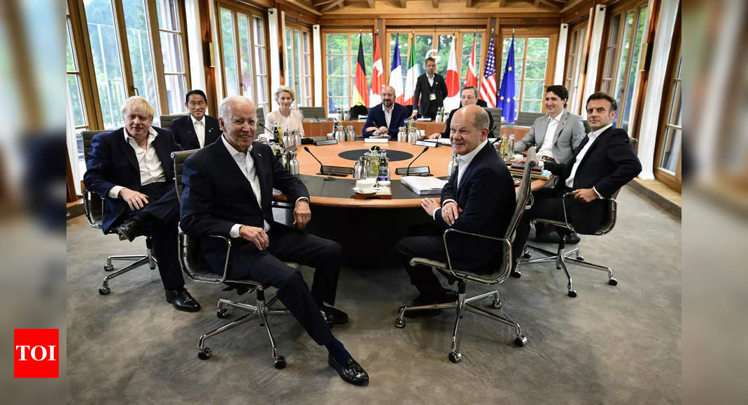 Les dirigeants du G-7 terminent le sommet en s’engageant à nuire économiquement à la Russie