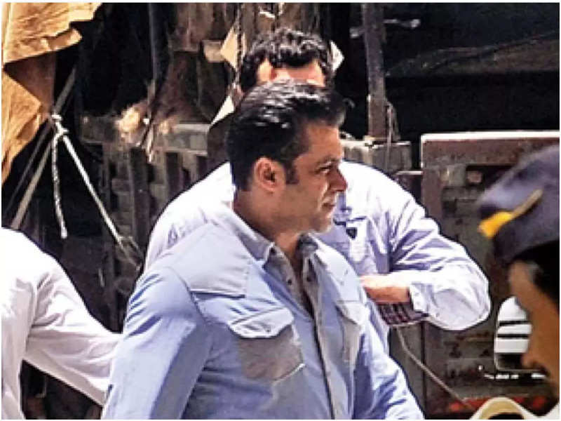 Salman Khan returns from Hyderabad heads to Tiger 3 shoot without break