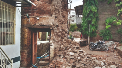 Pune: Portions of main entrance to martyr Shivram Hari Rajguru’s ancestral home crumbles