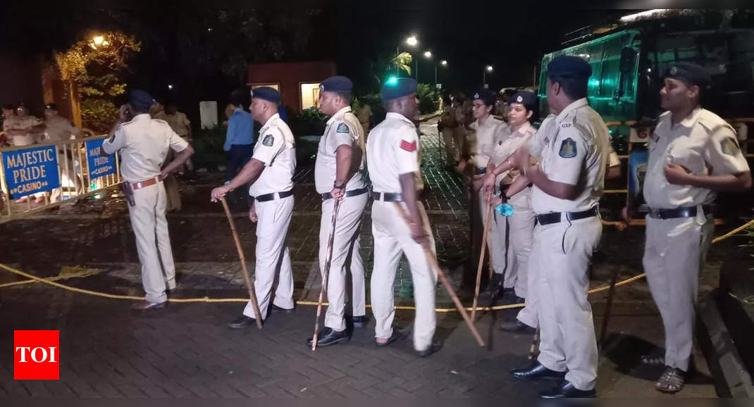 Security beefed up at Goa airport and hotel ahead of arrival of rebel Maharashtra Shiv Sena MLAs | India News – Times of India