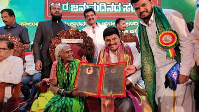 TRS MP Joginapally Santosh Kumar gets Saalumarada Thimmakka National Green Award