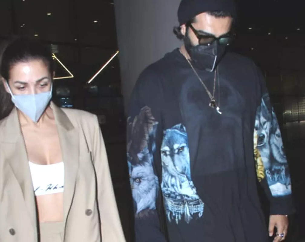
Malaika Arora and Arjun Kapoor trolled for their airport looks: 'Amitabh Bachchan ka coat pehna hai'
