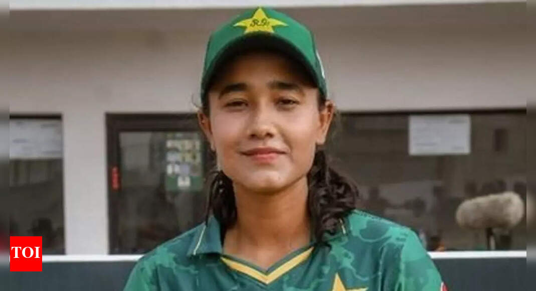 Tuba Hassan earns PCB women's central contract for 202223 Cricket
