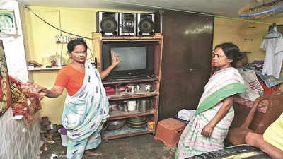 Family of five, pet dog catch thief in Kalighat