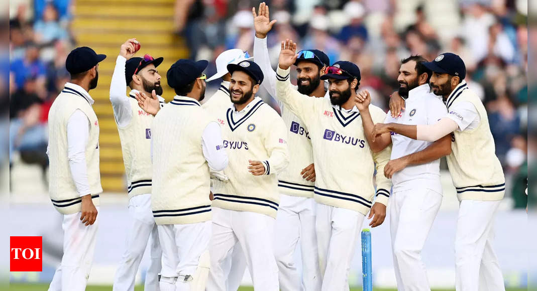 India vs England 5th Test Live Score, Day 2: India eye big score against England as Jadeja nears ton  – The Times of India : England took full advantage of winning the toss and opting to bowl in overcast conditions and fast bowlers James Anderson and Matthew Potts, with support from luckless Stuart Broad, troubled the India top order and reduced the visitors to 98/5 midway through the second session