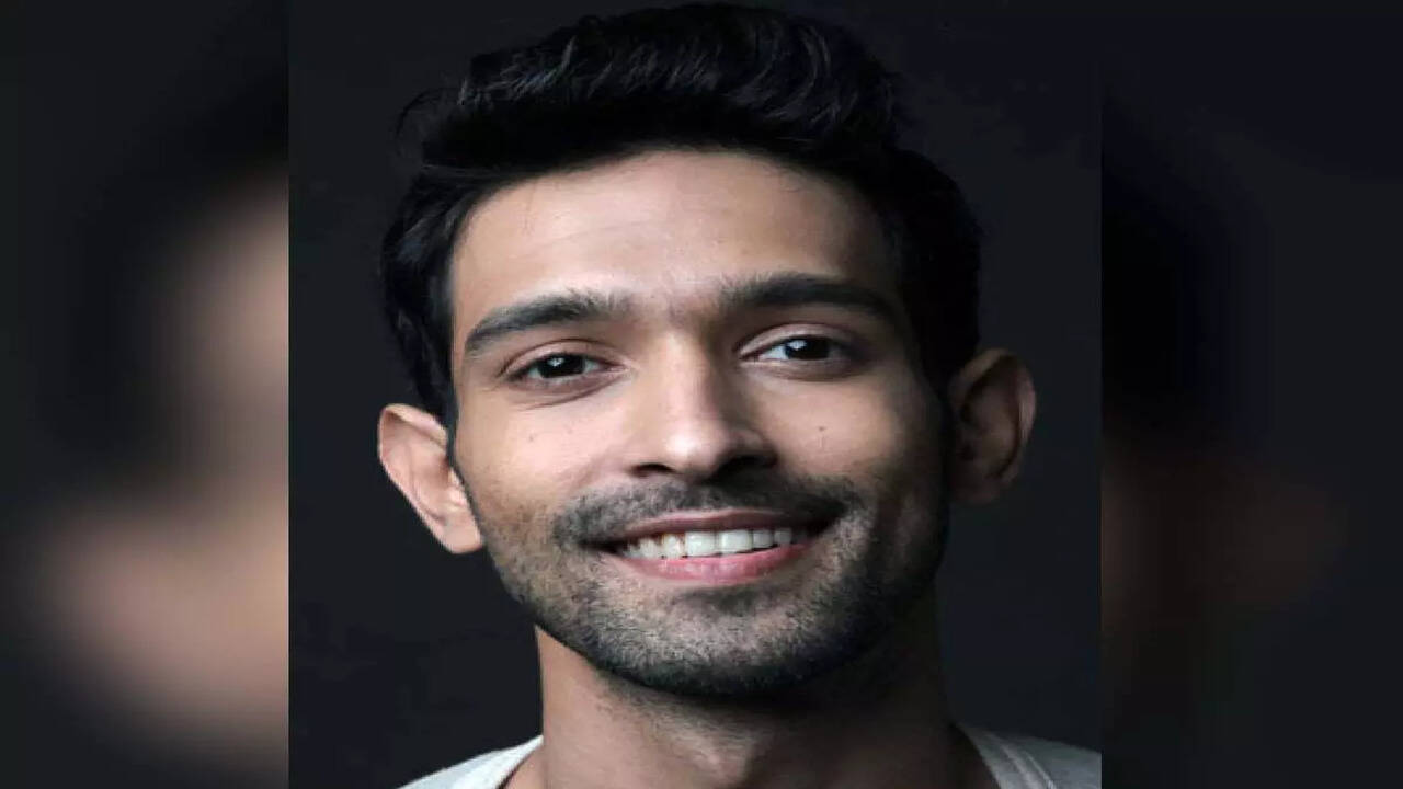 Vikrant Massey says OTT used to have lot of sex and abusive language when  he started off - Times of India
