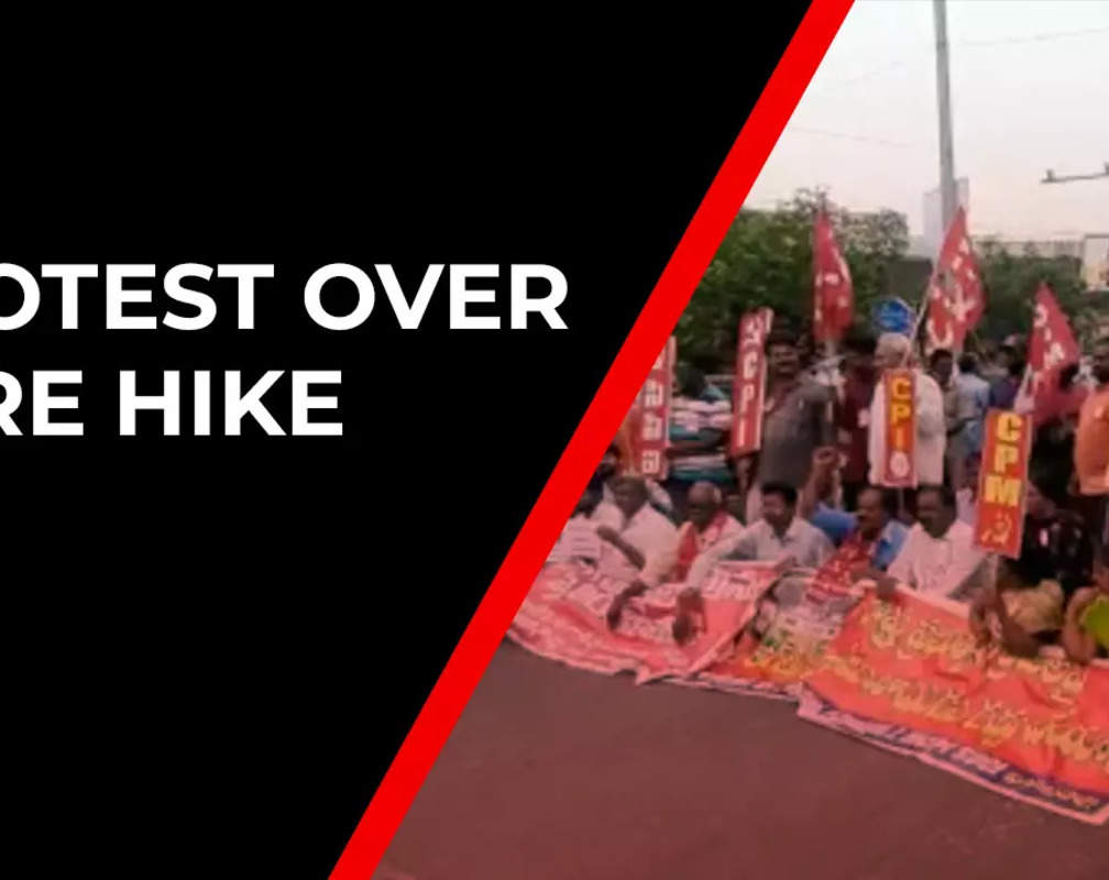 
Visakhapatnam: Left parties protest against bus fare hike

