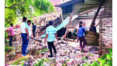 Bulldozers in, encroachers out: Structures along Buddha Nullah pave way for road