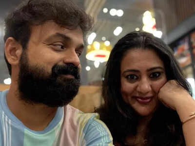 Kunchacko Boban shares a cozy picture with his wife Priya