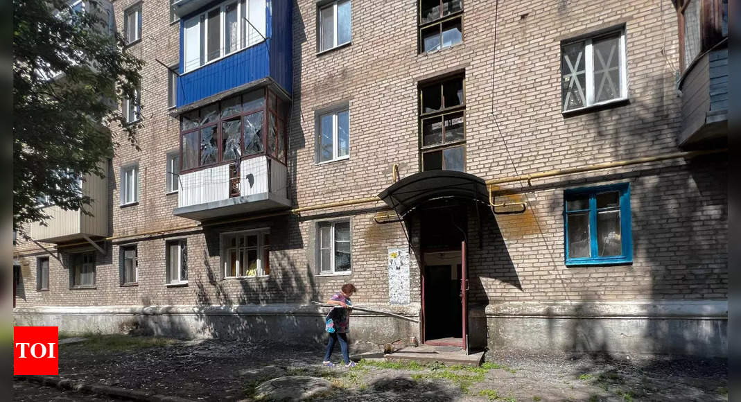 Shelling hits eastern Ukrainian city of Sloviansk, ‘many killed’: Mayor – Times of India