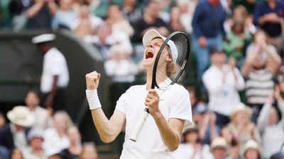 Wimbledon 2022: Jannik Sinner stuns Carlos Alcaraz to reach quarter-final