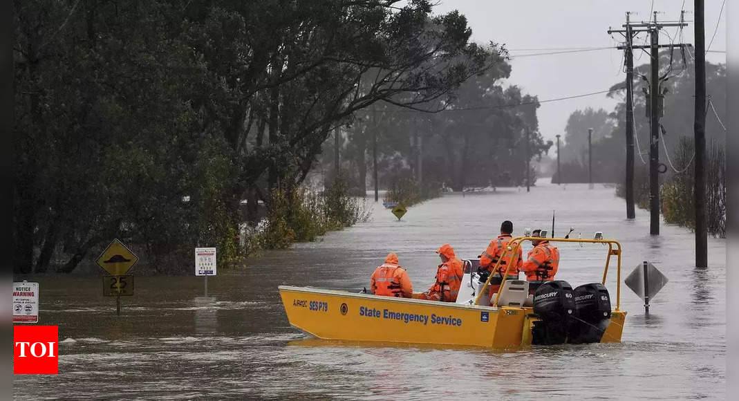 Thousands evacuate from ‘dangerous’ Sydney floods – Times of India