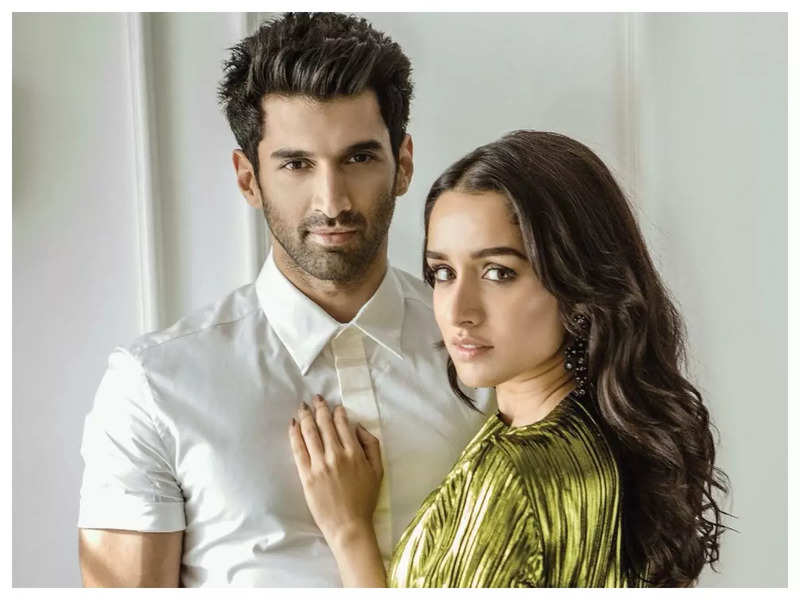 Aditya Roy Kapur Reveals His shiqui 2 Co Star Shraddha Kapoor Is A Big Foodie Says She Enjoys Her Food Hindi Movie News Times Of India