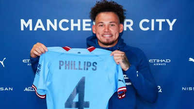 Phillips makes 'dream' move from Leeds to Man City