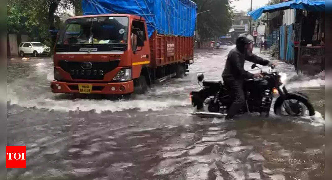 Mumbai rain live: Sion reels under severe waterlogging
