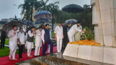 After winning trust vote, Shinde pays tribute at Bal Thackeray memorial; gets rousing welcome in Thane