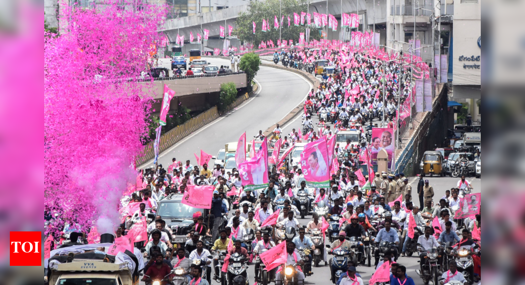 TRS questions PM Modi in Gujarati, BJP hits back in Urdu