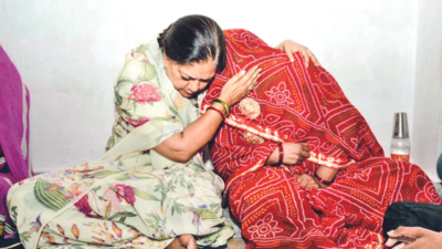 Former Rajasthan CM Vasundhara Raje Scindia meets Kanhaiya’s family, blames Ashok Gehlot govt for murder
