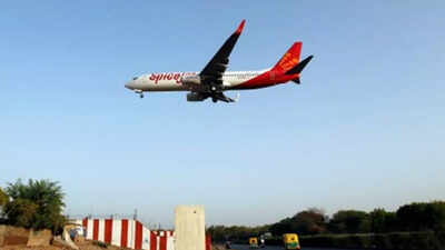 SpiceJet flight in trouble again, this time cockpit windshield cracked mid-air