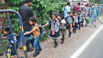 Kolkata police widen road, crack whip on illegal parking to clear school traffic mess