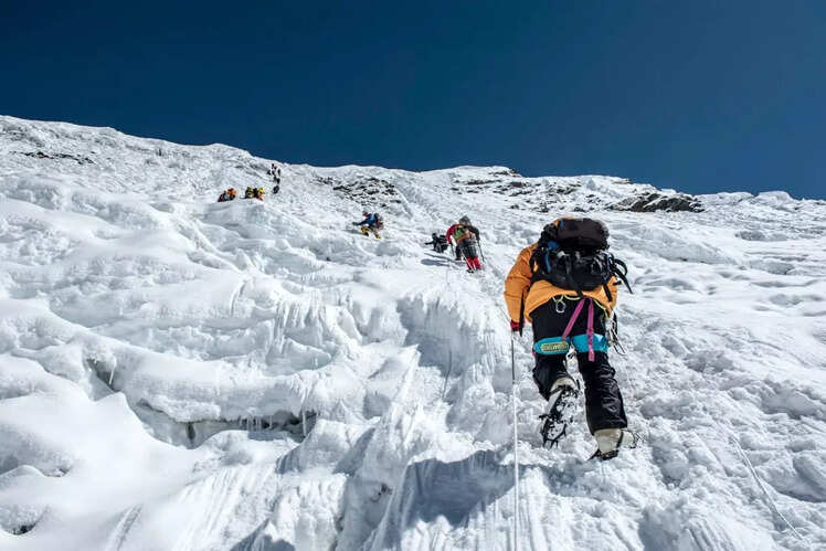 Ice climbing, USA or Switzerland