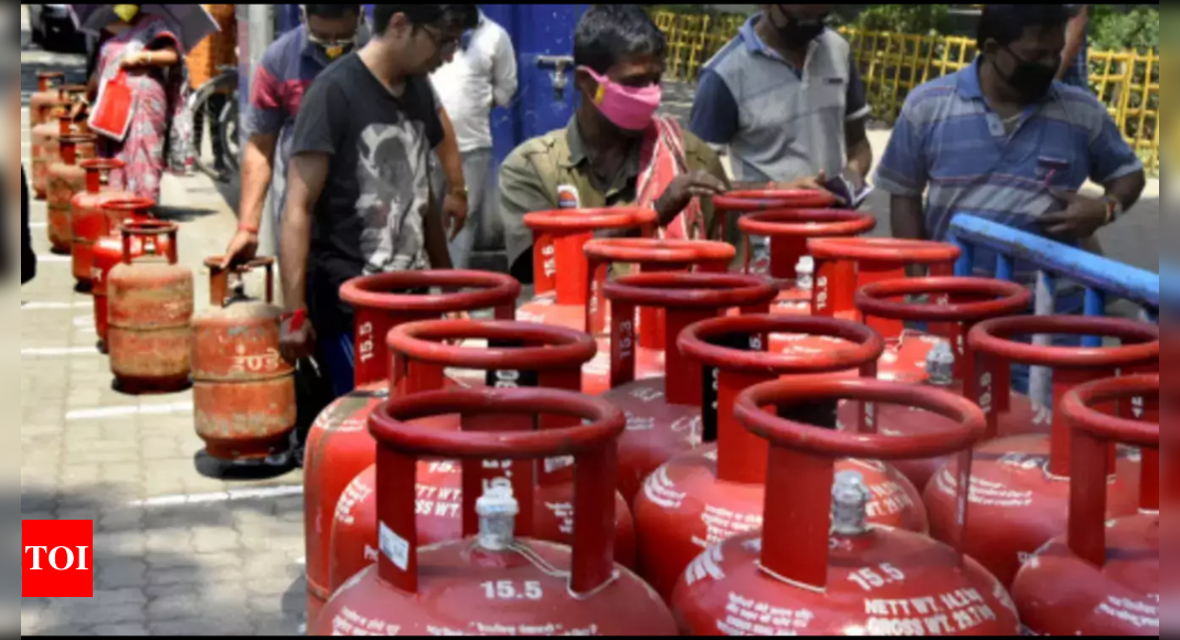 LPG to cost Rs 1,105 in Hyd after fresh hike