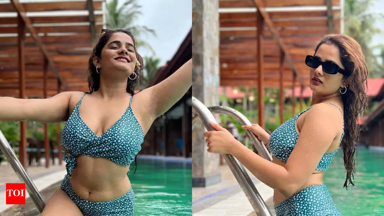 Bhagyashree bikini