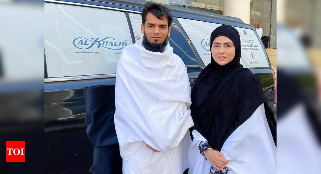 Sana Khan Leaves For Mina City With Husband Anas Saiyad To Begin The First Rituals Of Hajj 2022