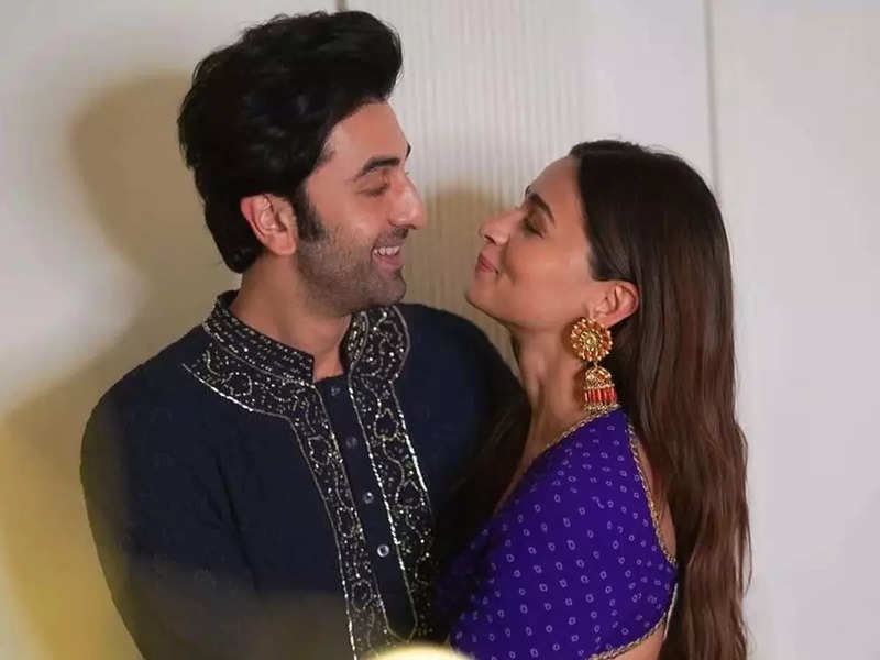 Alia Bhatt reveals how her relationship with Ranbir Kapoor started; talks about the dreamy proposal in Maasai Mara - Times of India