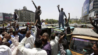 Rattled By High Cng Price, Auto Drivers Plan Intense Protests | Pune ...