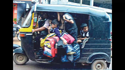 Karnataka: School autos and vans continue to flout norms, risk lives of students in Hubballi
