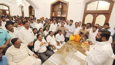After Thane, several ex-Shiv Sena corporators from Navi Mumbai, Kalyan-Dombivli express support for CM Eknath Shinde