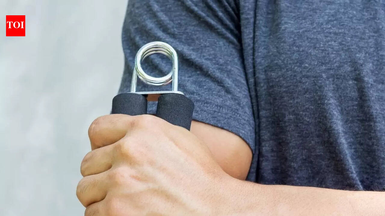 High blood pressure: This isometric exercise can help lower your blood ...