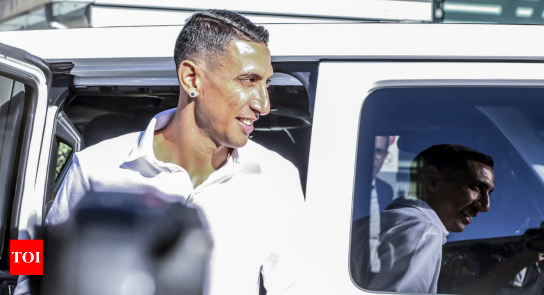 Angel Di Maria edges closer to Manchester United exit with PSG 'offering  Gregory van der Wiel in exchange' - Mirror Online