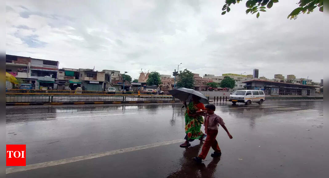 Heavy rains pound south Gujarat; over 700 people evacuated in 2 ...