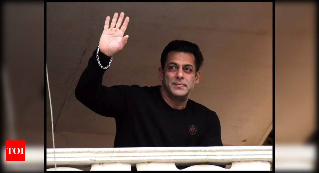 Salman Khan to NOT wave at his fans on Eid due to security reasons; Special force officers posted at Galaxy Apartment amid death threats – Times of India