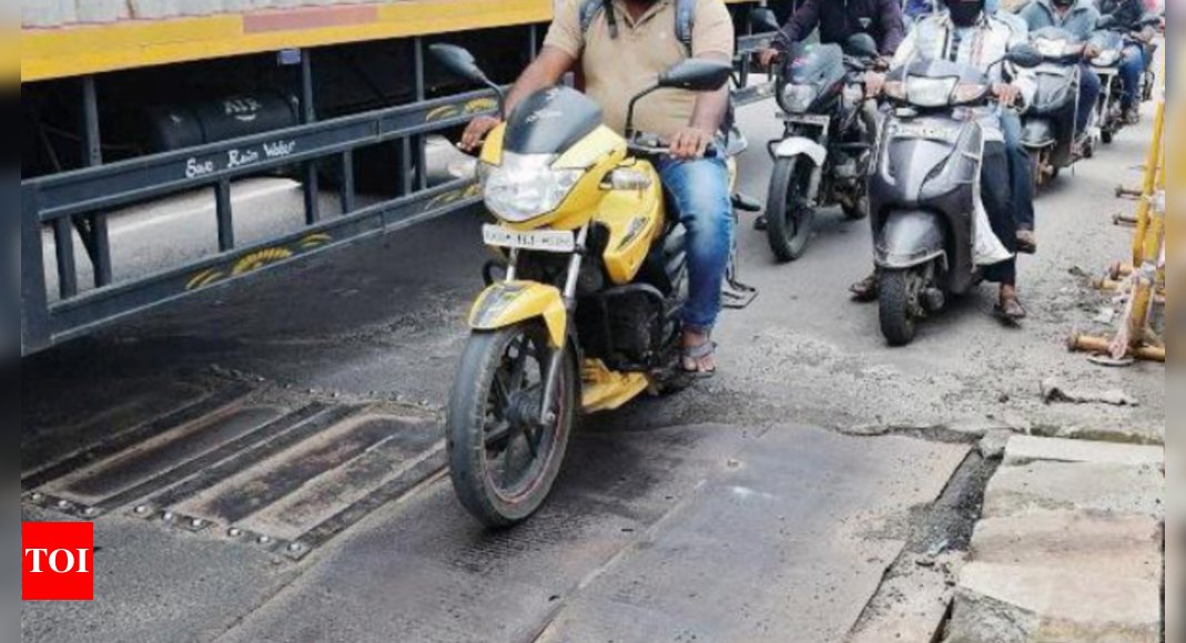 Bengaluru: Crater appears on MES flyover; fixed temporarily