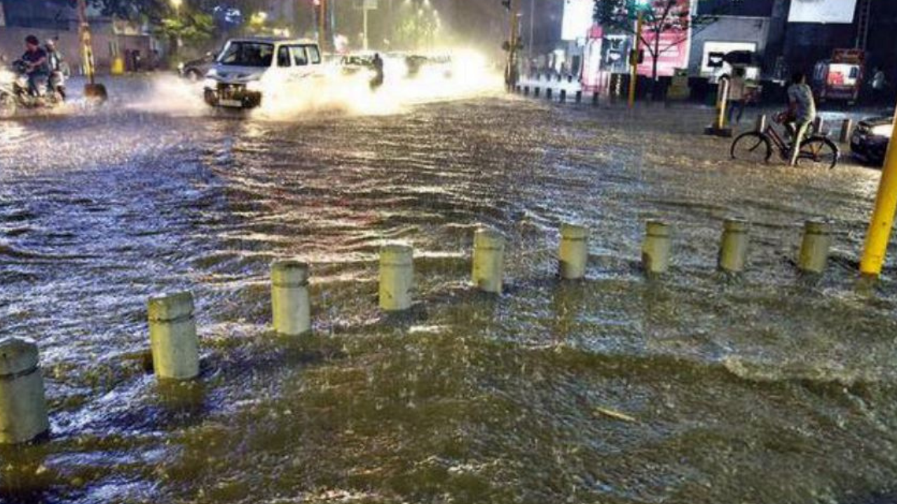 A'bad Bombarded With 5-year High, 115mm-plus Rain In 3 Hrs | Ahmedabad News  - Times of India