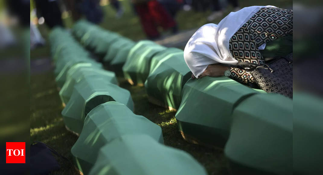 Thousands gather to mark Srebrenica massacre, bury victims – Times of India