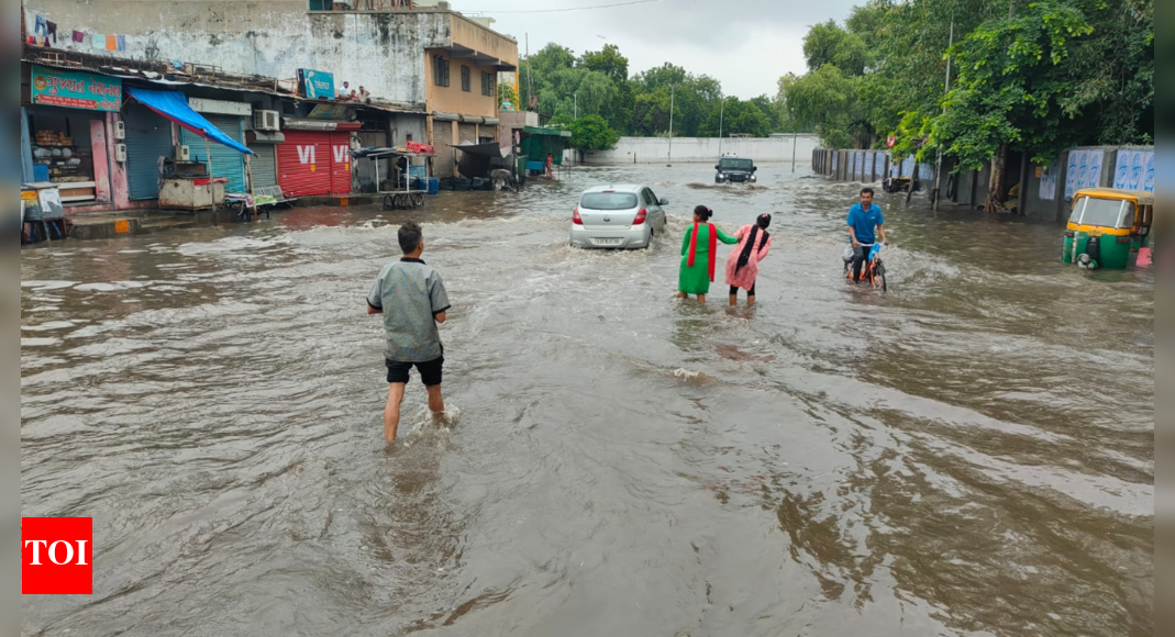 Flood-like situation parts of Gujarat after heavy rains, 6,000 people ...