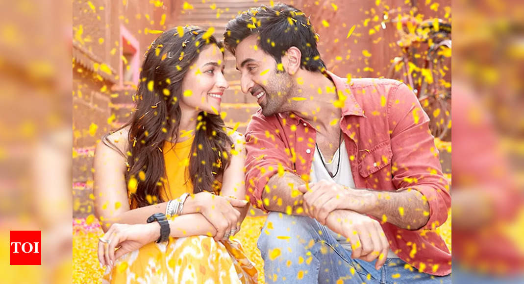 Ranbir Kapoor And Alia Bhatt's Kesariya Song From Brahmastra To Release ...