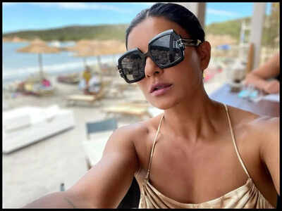 Sushmita Sen shares a selfie as she enjoys the Italian sun; daughter Renee Sen calls her 'gorgeous'
