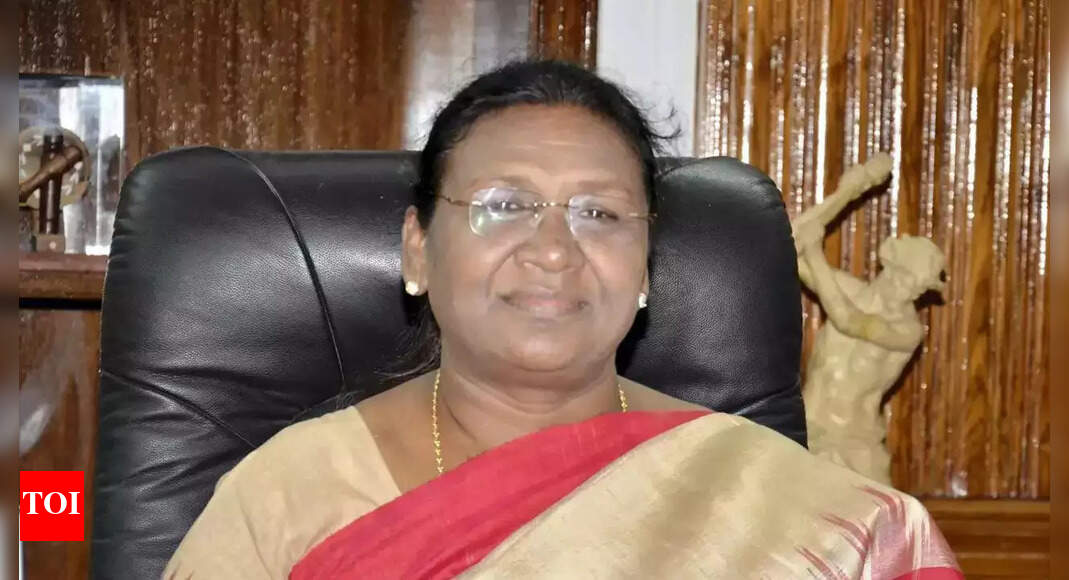 13 Sena MPs attend meet on Prez polls; most back Murmu