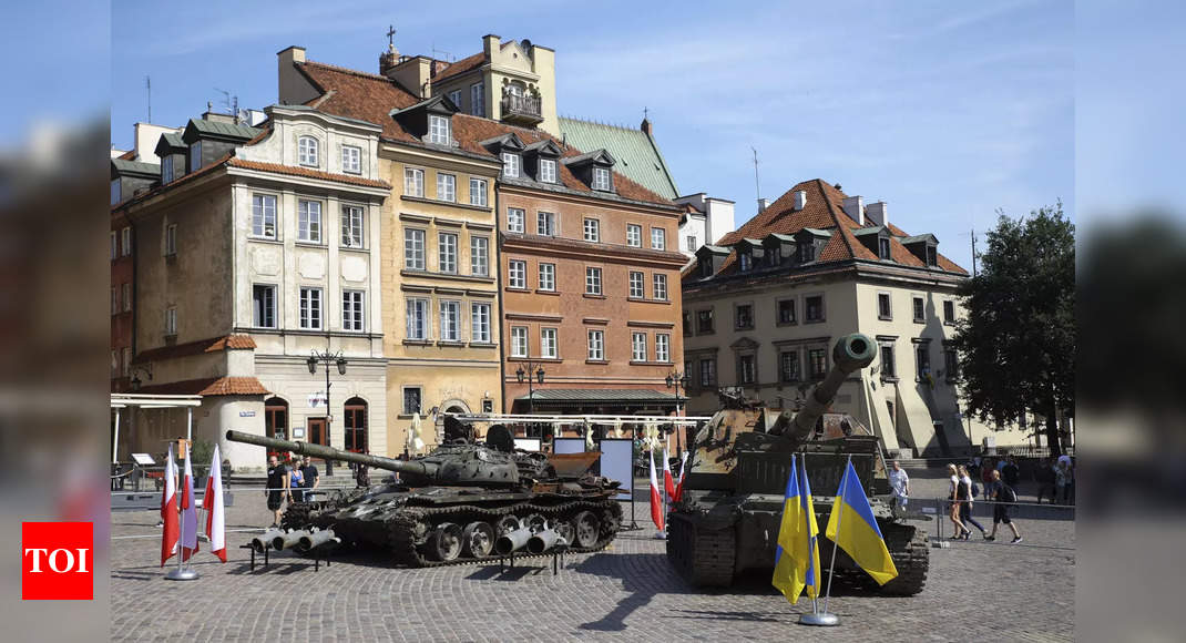 Poland marks WW II-era massacre by Ukrainian nationalists – Times of India