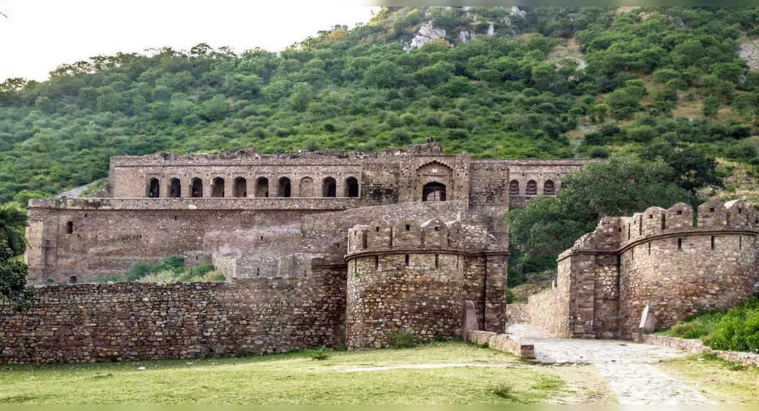 Is Bhangarh the scariest place in India? | Times of India Travel